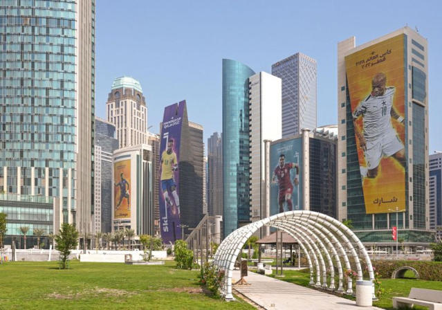 2026世足贊助商完整解析！2022年卡達世界盃整個城市都是FIFA與當地贊助商的標誌瀰漫著熱血的運動氛圍。